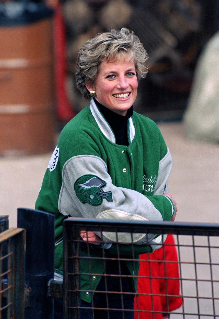 Diana, The Princess Of Wales, Prince William & Prince Harry At Alton Towers Theme Park. . (Photo by Julian Parker/UK Press via Getty Images) Diana, The Princess Of Wales, Prince William & Prince Harry At Alton Towers Theme Park. . (Photo by Julian Parker/UK Press via Getty Images)