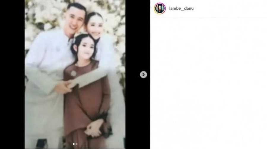 Acara lamaran Ayu Ting Ting