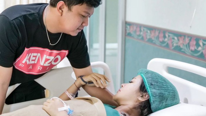 Bella Bonita melahirkan