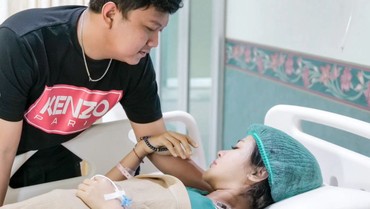 img-title Bella Bonita Bersyukur Seraya Pajang Potret Anak Denny Caknan, Ada Apa?