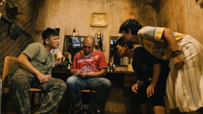 Review Film: Agak Laen