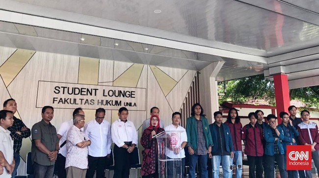 Sejumlah kampus di Provinsi Lampung mengeluarkan maklumat mengkritik iklim demokrasi di era Jokowi sudah melenceng.