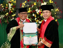 Stafsus Mendagri Hoiruddin Hasibuan Dikukuhkan Jadi Guru Besar Ilmu Hukum