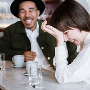 4 Zodiak Ini Love Language-nya Word Affirmation, Selalu Terbuai dengan Kalimat Penuh Perhatian!