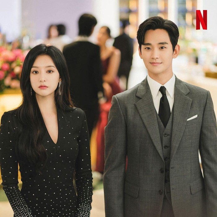 Kim Ji Won dan Kim Soo Hyun di Queen of Tears