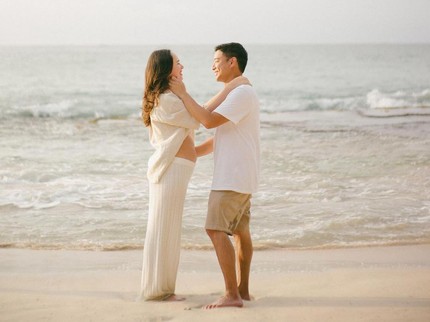 5 Potret Kehamilan Pertama Pamela Bowie, Pamer Baby Bump di Usia 20 Minggu