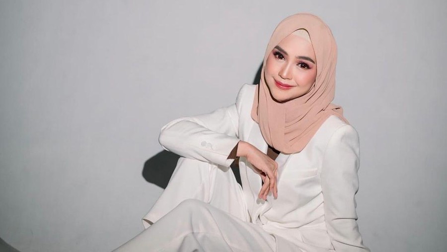 Terpopuler: Ria Ricis Curhat Rumah Tangga hingga Ayu Ting Ting