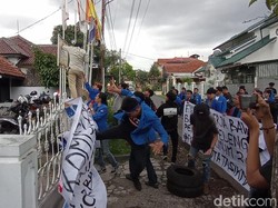 Sorot Honor KPPS Kota Tasikmalaya Rp 25 Ribu, Mahasiswa Geruduk KPU