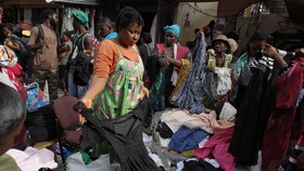 FOTO: Tsunami Pakaian Bekas di Ghana