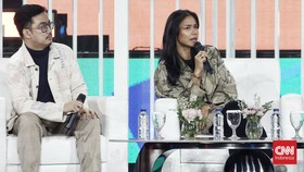 Adinia Wirasti Berbagi Tips Menasihati Orang Tua Soal Hoaks