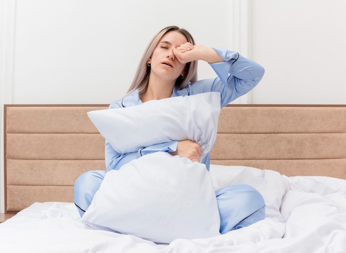 6 Alasan Jangan Tidur saat Rambut Masih Basah