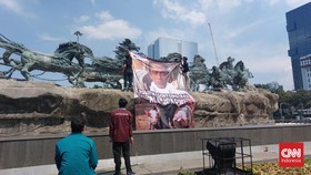 BEM SI Ungkap Arti Spanduk 'Politik Gentong Babi' di Demo Patung Kuda