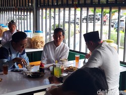 Momen Gibran Makan Soto Bareng AHY-Gus Miftah di Solo