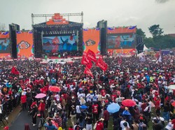 Hajatan Rakyat, Puluhan Ribu Warga Tumpah Ruah Merahkan Bumi Blambangan