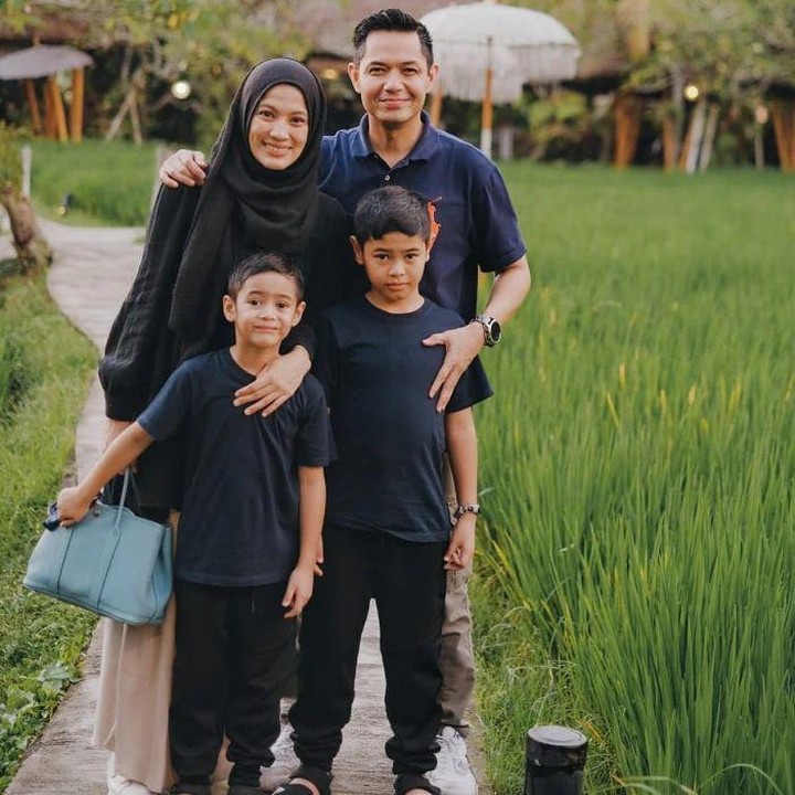 <p>Alyssa dan Dude akan segera mendapatkan anak perempuan yang pertama, Bunda. Kita doakan supaya kehamilannya berjalan lancar, ya. (Foto: Instagram @ichasoebandono)</p>