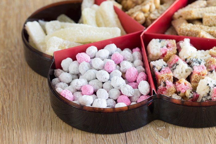 Tak Sekadar Suguhan, Ini Arti 8 Manisan yang Selalu Disajikan Saat Imlek