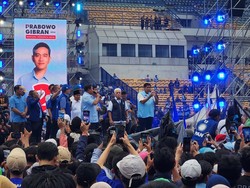 Hujan-Hujanan, Prabowo-Gibran Hadiri Kampanye Bareng Rafi Ahmad di Bandung