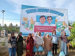 Tarik Simpati Warga, Relawan Gibran Geber Program Tebus Murah Sembako