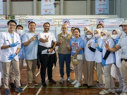 Relawan Rabu Biru Gelar Bakti Sosial, Ada Cek Darah-Kolesterol Gratis