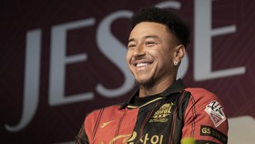 Pelatih FC Seoul Dongkol Ingin Coret Lingard yang Malas Lari