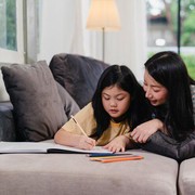 7 Kebiasaan yang Bisa Meningkatkan Kecerdasan Anak