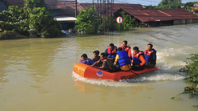 Ada 35 desa di tujuh kecamatan yang terdampak banjir, sedangkan yang paling parah terpantau di Kecamatan Karanganyar, Demak.