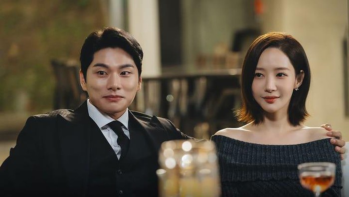 5 Orang 'Toxic' yang Ada di Hidup Kang Ji Won dalam Drakor Hits Marry My Husband