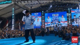 Prabowo Minta Izin ke Kiai untuk Joget saat Kampanye di Sidoarjo