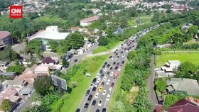 VIDEO: Momen Arus Lalu Lintas Menuju Puncak Macet 3 KM
