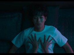 Son Suk Ku & Lee Hee Jun Kepo Adegan Ranjang Choi Woo Sik di 'A Killer Paradox'