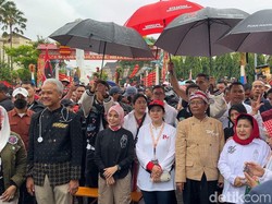 Kirab Ganjar-Mahfud Berhenti Depan Balkot Solo, Rudy: Keserakahan Akan Tumbang