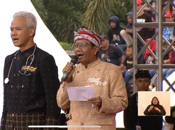 Mahfud Pimpin Doa dan Selawat Badar di Acara Kampanye Akbar di Solo