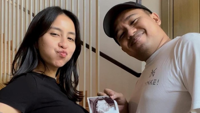 Joshua Suherman dan Clairine Clay