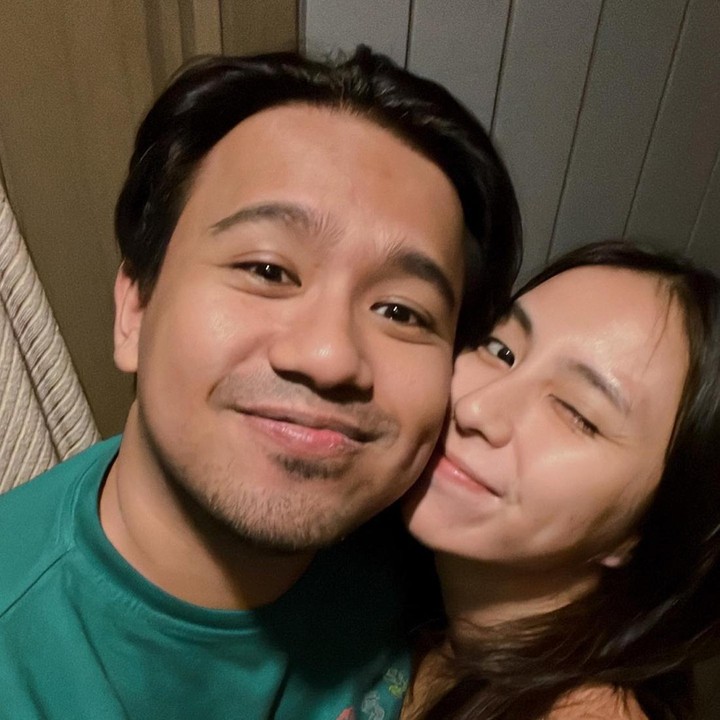 <p>Dua tahun menanti, Joshua Suherman dan Clairine Clay akhirnya akan menyambut kehadiran momongan. Clairine saat ini tengah mengandung anak pertama mereka. (Foto: Instagram @clairineclay @jojosuherman)</p>