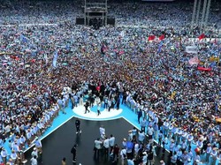 Stadion Utama GBK Dipenuhi Peserta Kampanye Akbar Prabowo-Gibran