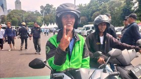 Menantu Jokowi Hadiri Kampanye Prabowo-Gibran di GBK Naik Ojek Online