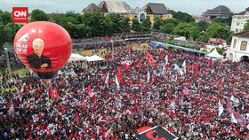 VIDEO: Gambar Drone Massa Padati Kampanye Ganjar-Mahfud di Solo