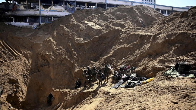 Hizbullah diduga punya terowongan di bawah tanah Lebanon, untuk dapat pasokan senjata dari Iran.