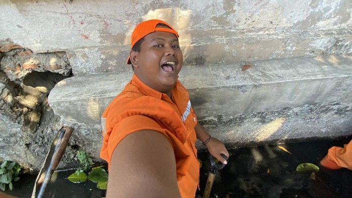 Ini Kisah Petugas Kebersihan Jakarta yang Sukses di Dunia Content Creator, Inspiratif Banget!