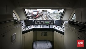 LRT Jabodebek Tanpa Masinis Tapi Ada Petugas di Dalam Kereta