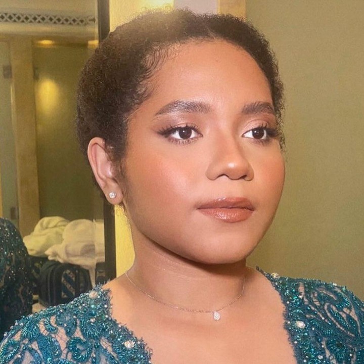 <p>Enzy dan Casey sendiri memiliki penampilan yang sangat berbeda, Bunda. Bukan tanpa alasan, Enzy memiliki darah bule dari sang Ayah, sementara Casey memiliki wajah cantik khas Indonesia Timur. (Foto: Instagram: @enzystoria)</p>