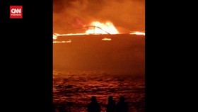 VIDEO: Detik-detik Yacht Terbakar dan Sambar Kapal Lain di Italia