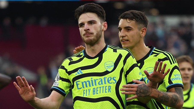 Declan Rice menjalani malam yang mengesankan dalam duel West Ham vs Arsenal. Namun ia tetap menghormati mantan klubnya dengan tidak merayakan gol.