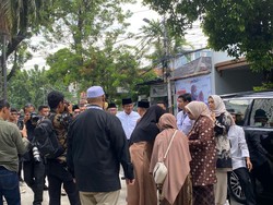 Masa Tenang, Anies Silaturahmi ke Masjid Aa Gym di Jaksel