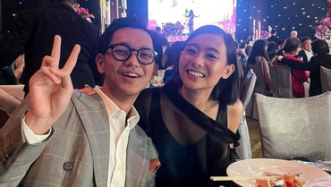 img-title Begini Cerita Brandon Salim dan Dhika Himawan Resmi Tunangan di Tokyo