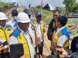 Tanggul Jebol Picu Banjir di Demak Bisa Ditutup 3 Hari Lagi