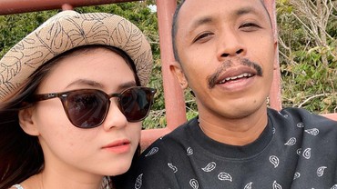 Tangis Furry Setya Pecah Kenang Ucapan Manis Dwinda Ratna Selama Menikah