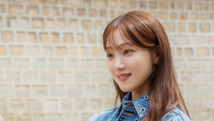 Lee Sung Kyung Ungkap Kisah Masa Lalu dengan Park Hyung Sik di Drakor Netflix 'Doctor Slump'