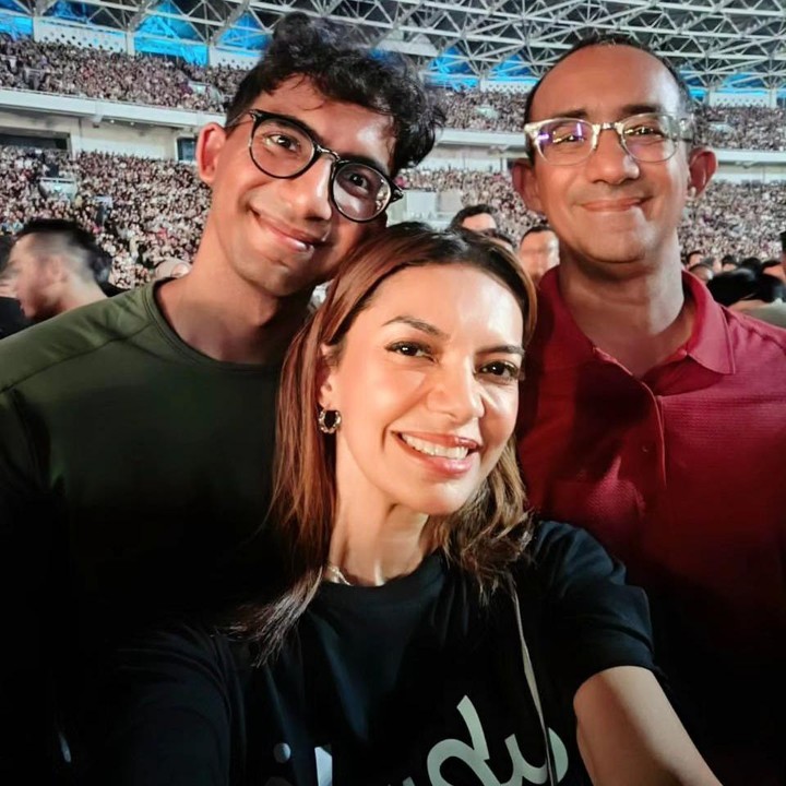 <p>Postingan tersebut mendapat banyak reaksi dari netizen. Siapa sangka, ternyata ada yang tertarik pada sosok Izzat dan berminat jadi calon menantu Najwa, Bunda. "mba nana, aku siap jd menantu," kata @risch*****. (Foto: Instagram @najwashihab)<br /><br /><br /></p>