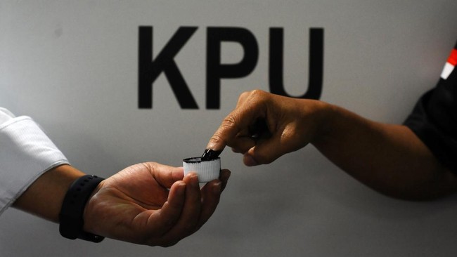 76 ribu WNI di Hong Kong dan Makau sudah nyoblos via TPS maupun pos. Penghitungan suara pada 14 Februari dan 16 Februari.